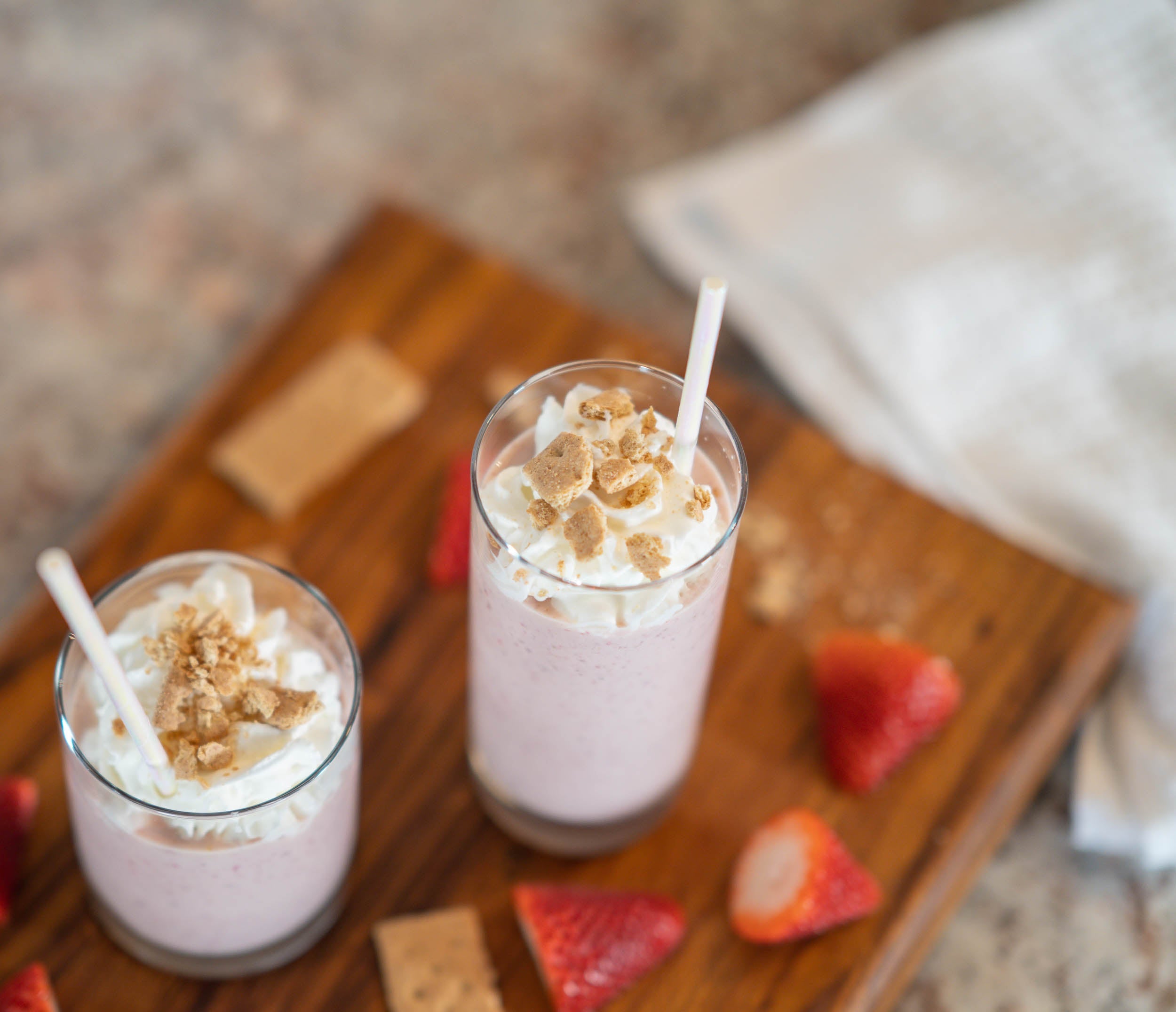 Creamy Strawberry Cheesecake Protein Smoothie