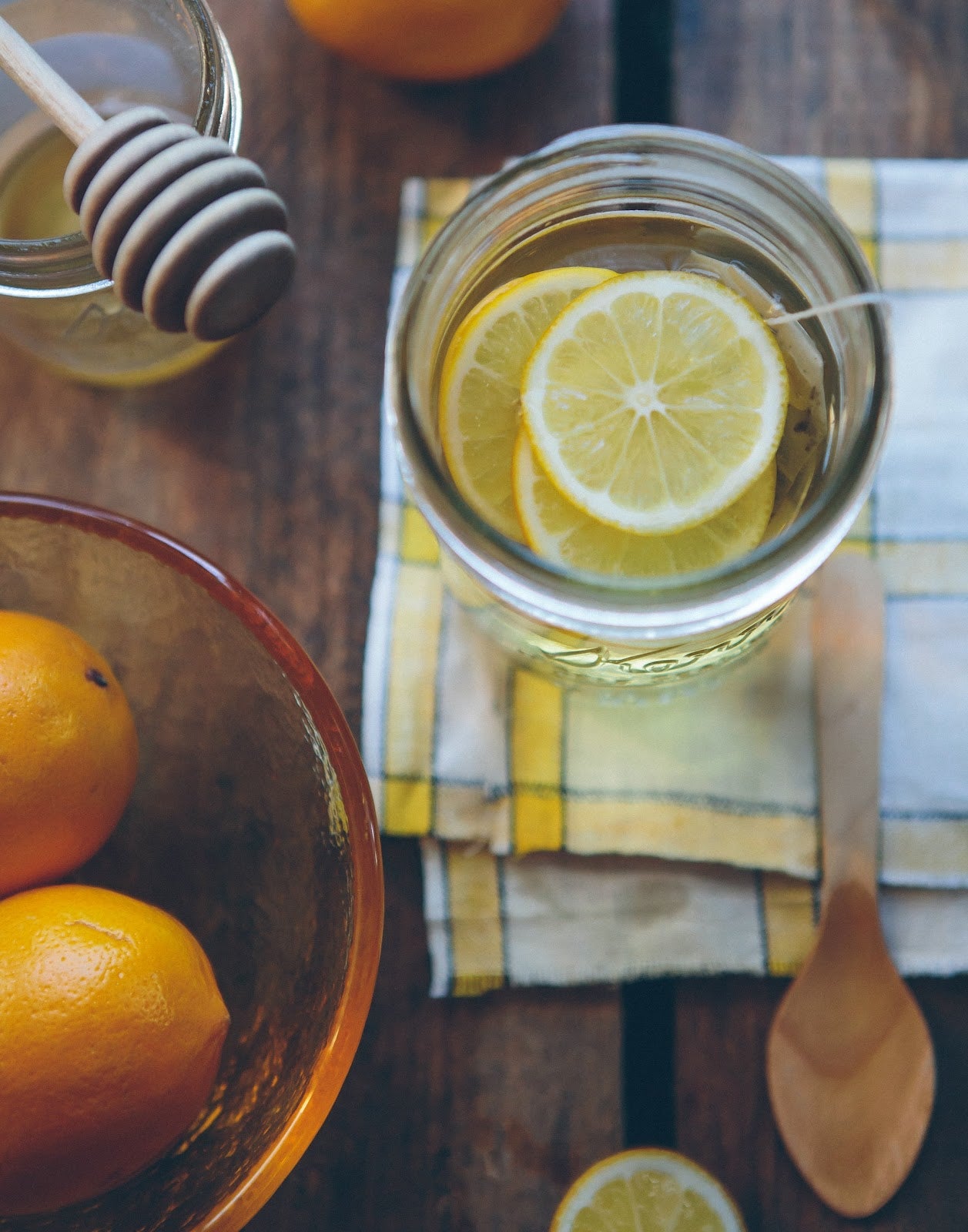 Tea with lemon & honey in a mason jar